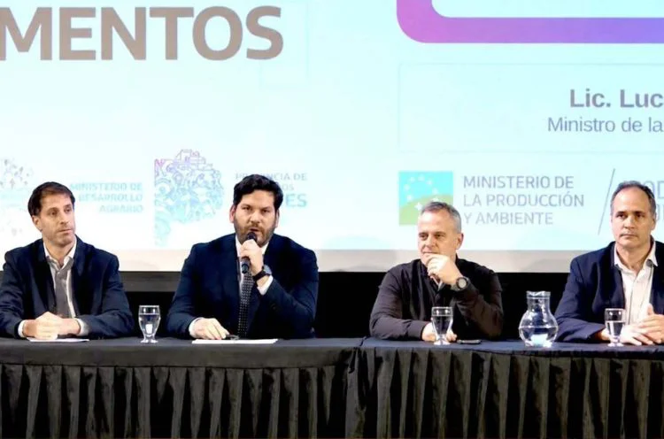 El-ministro-Rodriguez-expuso-sobre-el-PAIPPA-1-750x496