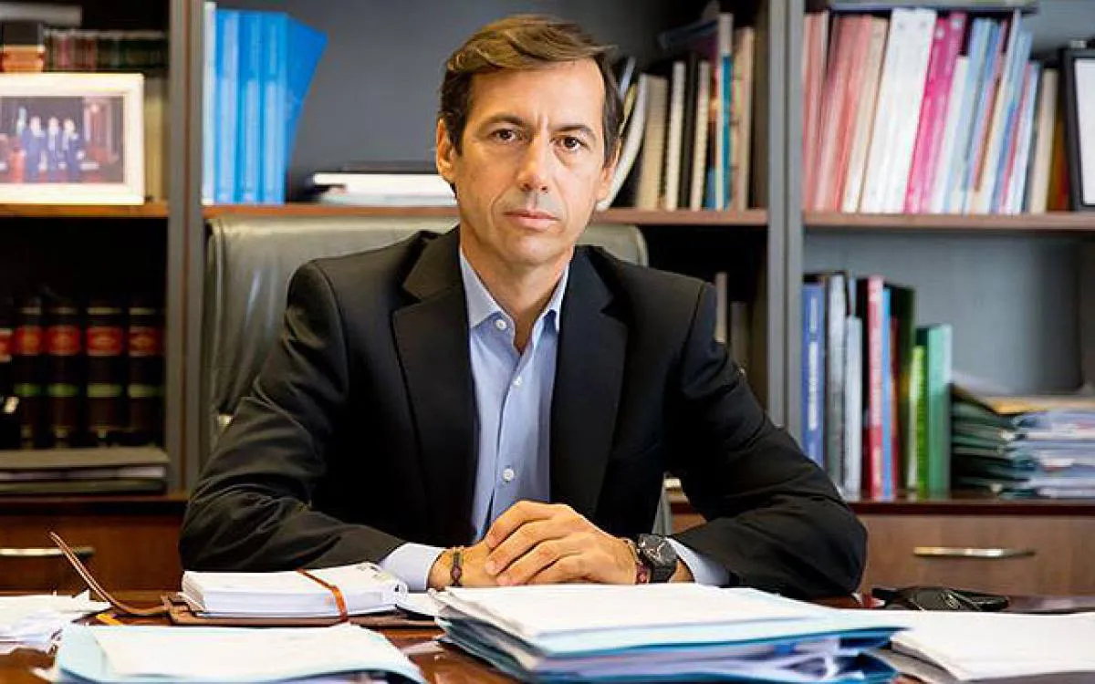 cnne-963609-luis-naidenoff
